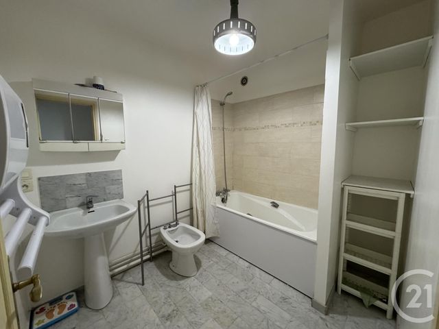 Afficher la photo en grand Appartement T4 à vendre - 4 pièces - 100.0 m2 - LILLE - 59 - NORD-PAS-DE-CALAIS - Century 21 Lm Immobilier