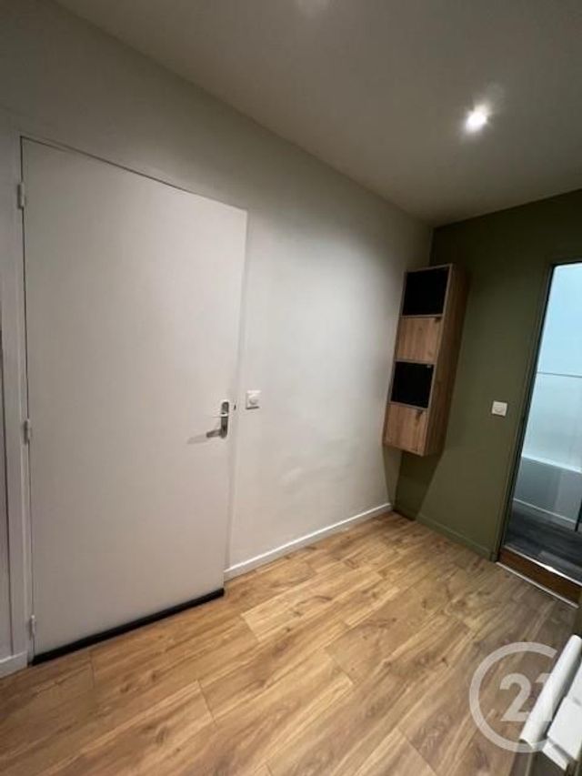 Afficher la photo en grand Appartement Local à vendre - 1 pièce - 40.0 m2 - LILLE - 59 - NORD-PAS-DE-CALAIS - Century 21 Lm Immobilier