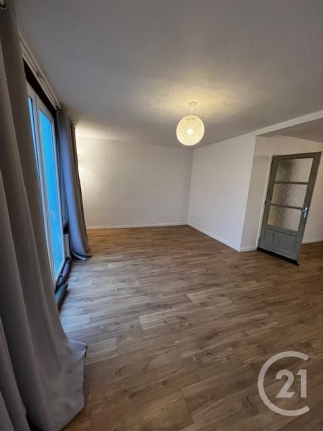 Afficher la photo en grand Appartement Local à vendre - 1 pièce - 40.0 m2 - LILLE - 59 - NORD-PAS-DE-CALAIS - Century 21 Lm Immobilier