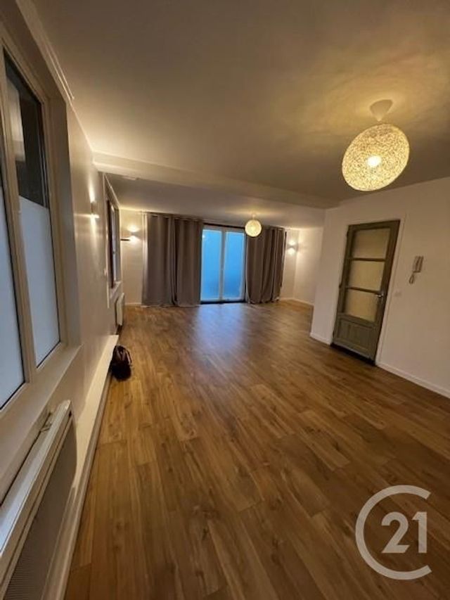 Afficher la photo en grand Appartement Local à vendre - 1 pièce - 40.0 m2 - LILLE - 59 - NORD-PAS-DE-CALAIS - Century 21 Lm Immobilier