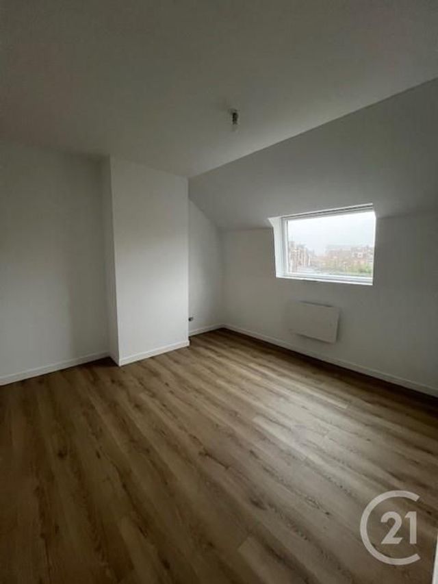 Appartement F3 à louer - 3 pièces - 68.67 m2 - HELLEMMES LILLE - 59 - NORD-PAS-DE-CALAIS - Century 21 Lm Immobilier