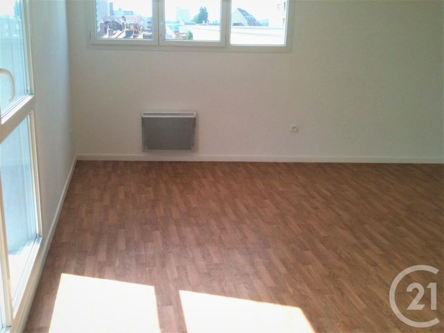 Afficher la photo en grand Appartement F4 à vendre - 4 pièces - 84.0 m2 - HELLEMMES LILLE - 59 - NORD-PAS-DE-CALAIS - Century 21 Lm Immobilier